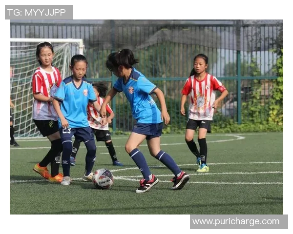 带雄风采的足球明星们如何在绿茵场上展现魅力与实力